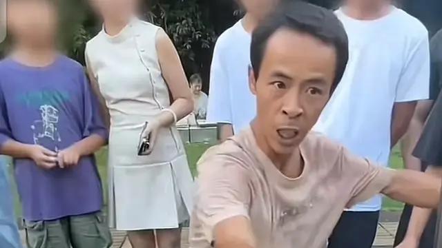 “鸡排哥”道歉，事情变味了