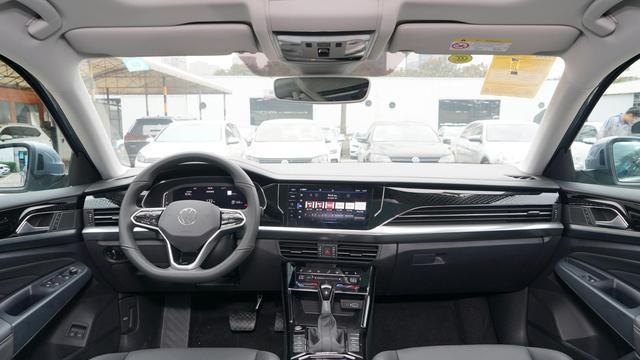 帕萨特也有插混款，发动机14T，纯电跑63km