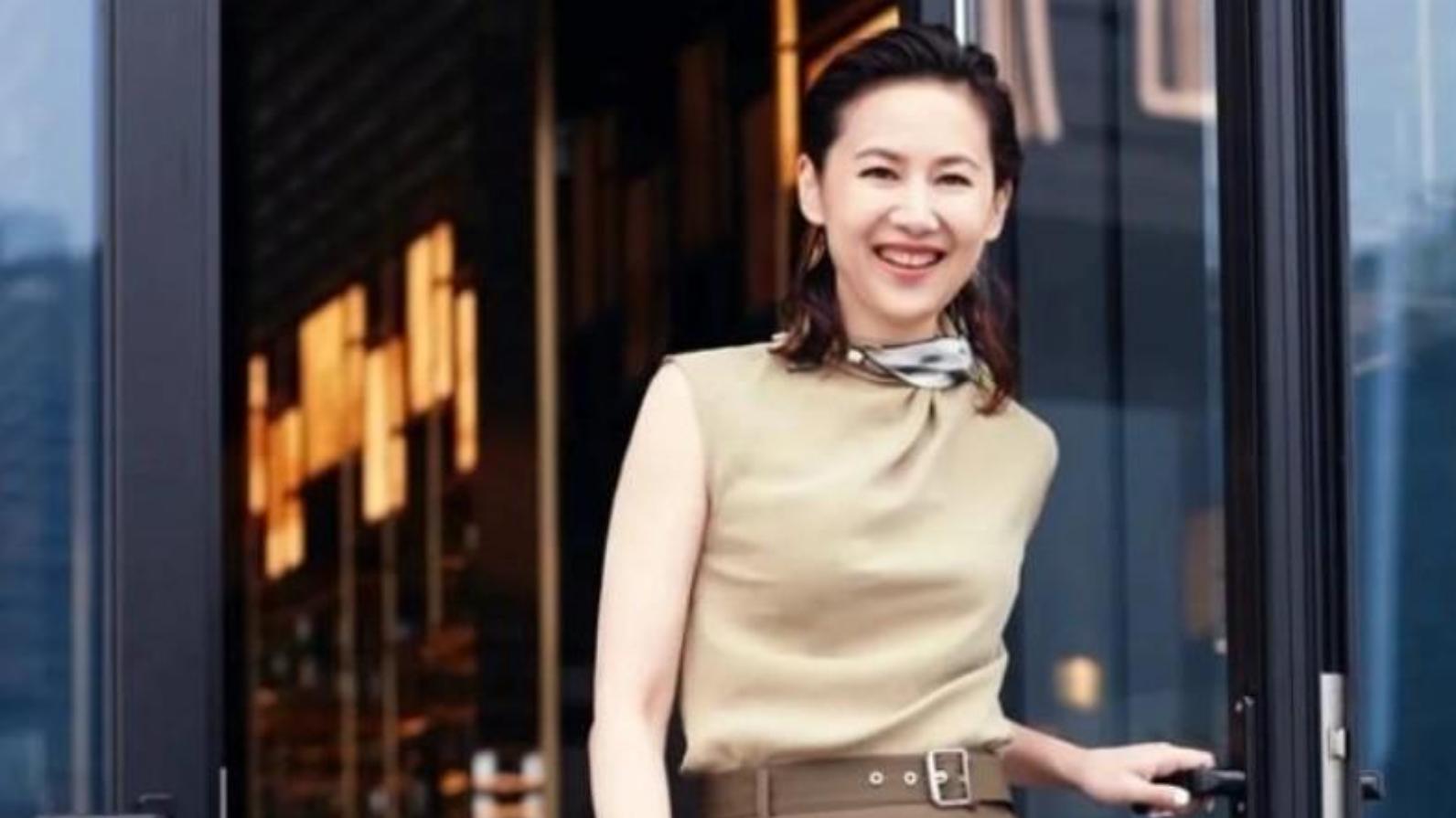从新闻主播到百亿艺术掌门，王津元的清醒人生