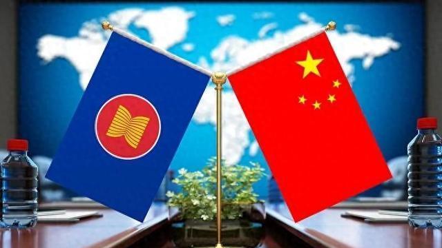 中菲在南海对峙，越南趁火打劫，柏礁扩大，中方对此定调