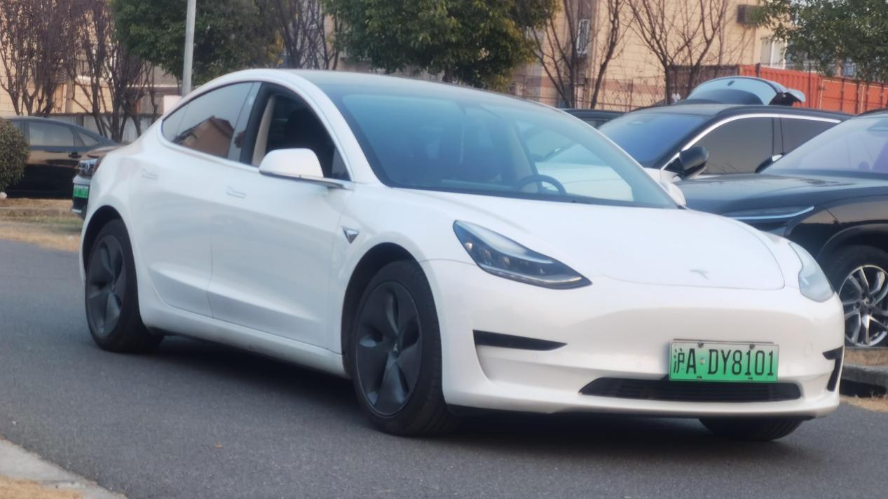 特斯拉Model3：2020款准新车，10万公里，开启纯电出行新方式！