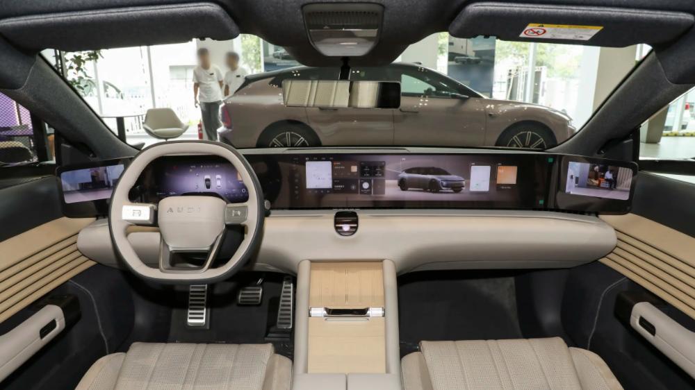 23.59万买奥迪纯电车，外观运动续航扎实，奥迪E5值得选吗？