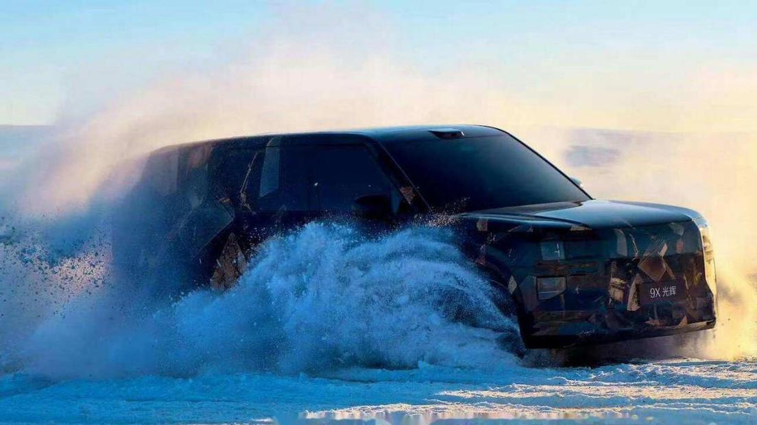 极氪再放大招！全新旗舰SUV曝光，配900V快充，综合续航达1400km