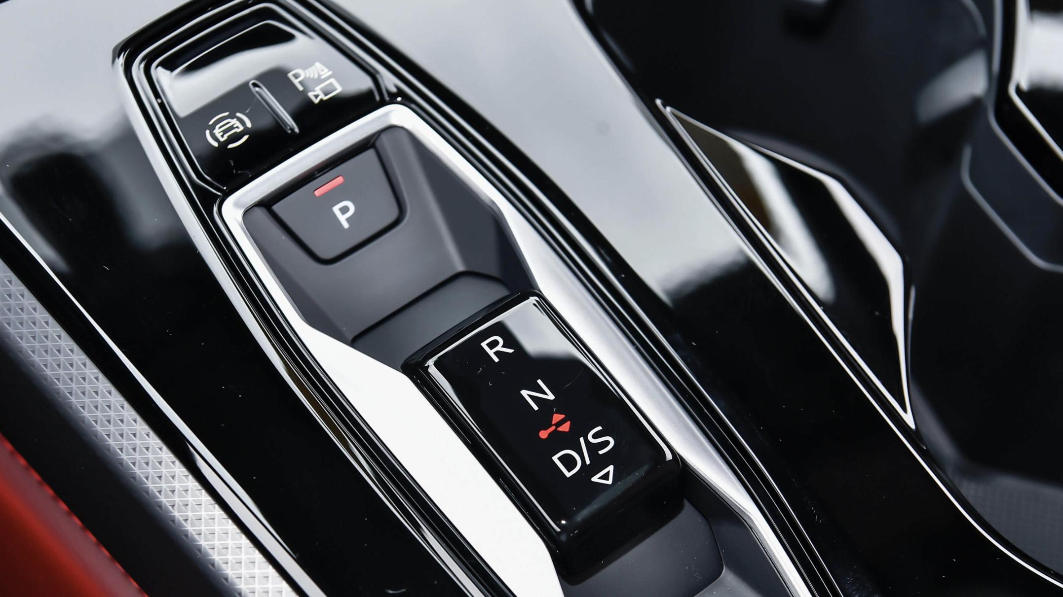 奥迪A5L“红运限定版”，全新PPC平台+华为智驾，限时售29.19万元