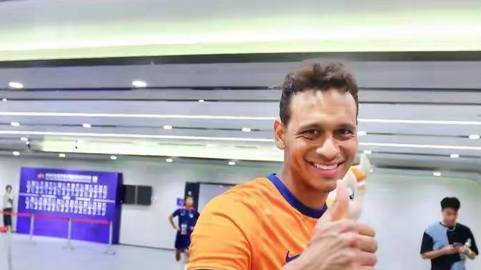 武汉三镇送梅州6分，邓卓翔李霄鹏无交集，青岛海牛是否被放水？