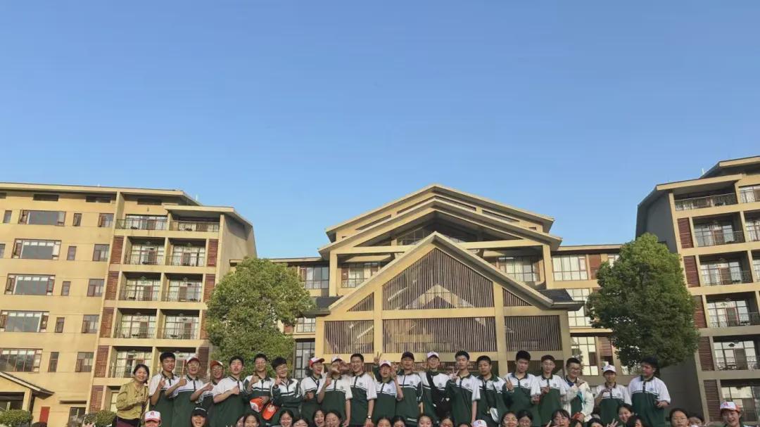 信阳市第一初级中学教师井立勤：以爱为舟，驶向教育星辰大海