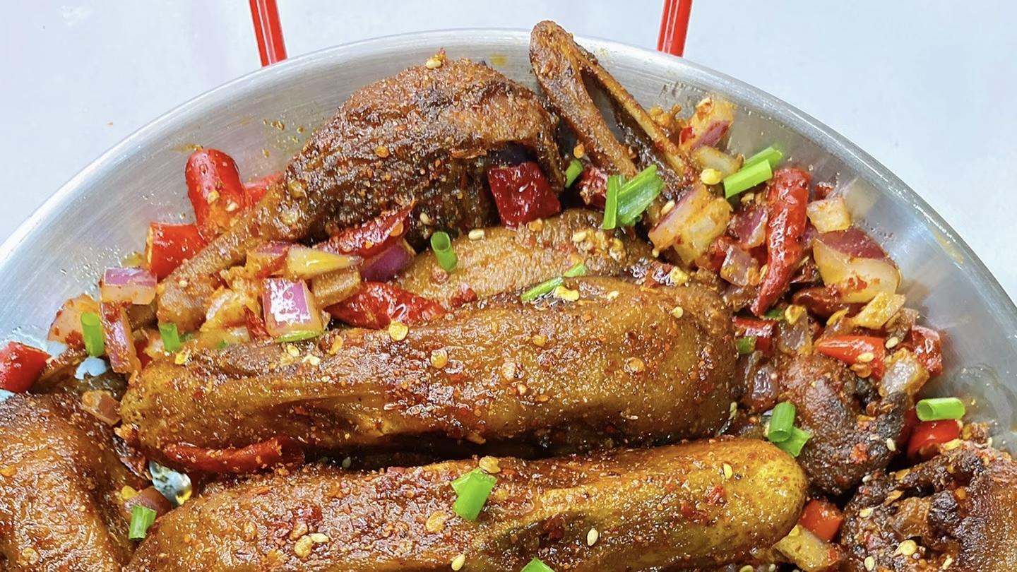 香到吮指！家常椒盐鸭头，外酥里嫩超入味！