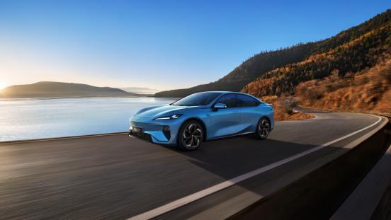 全系标配华为乾崑智驾，13.59万元起，深蓝L07玩大了!