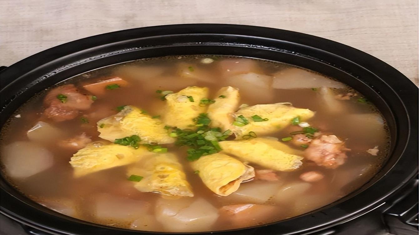 快来学！香辣牛尾煲、猪肚烩杂菇、紫阳蒸盆子的制作秘诀。