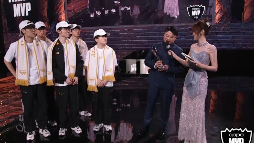 Uzi世界赛后行为怪异，突然高强度训练，新赛季准备第三次复出？