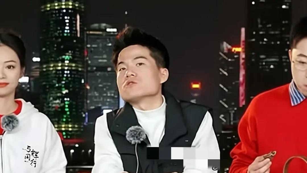 粉丝没买到与辉同行帆布包，董宇辉想出三点办法，网友评论引热议
