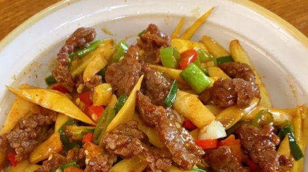 安徽鲜笋炒牛肉：酱香渗笋里，脆嫩交融超鲜