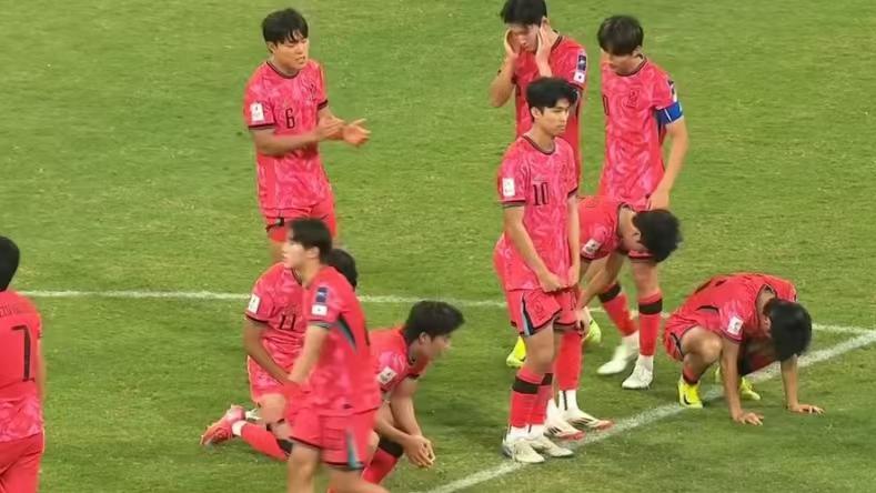 U20亚洲杯沙特点球大战3：2淘汰韩国，球迷：国青输得不冤！