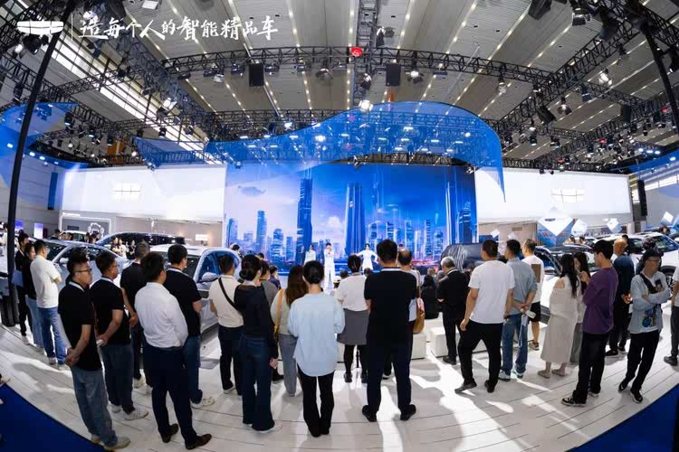 全域AI技术体系，10万级SUV博越L西安预售见面会
