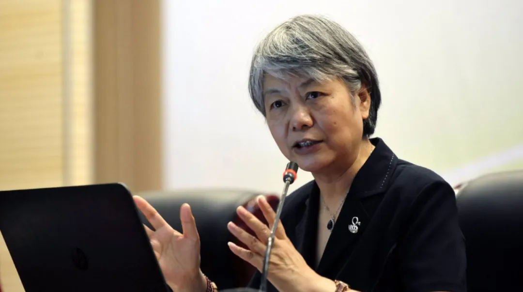 永远不要在熟人面前，说出以下4句话，不然后悔都来不及