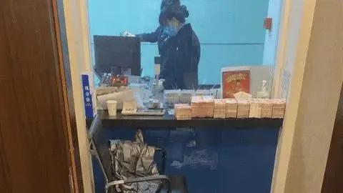 携3500万现金买房，知情人曝白手套厅官夫人的奢靡生活