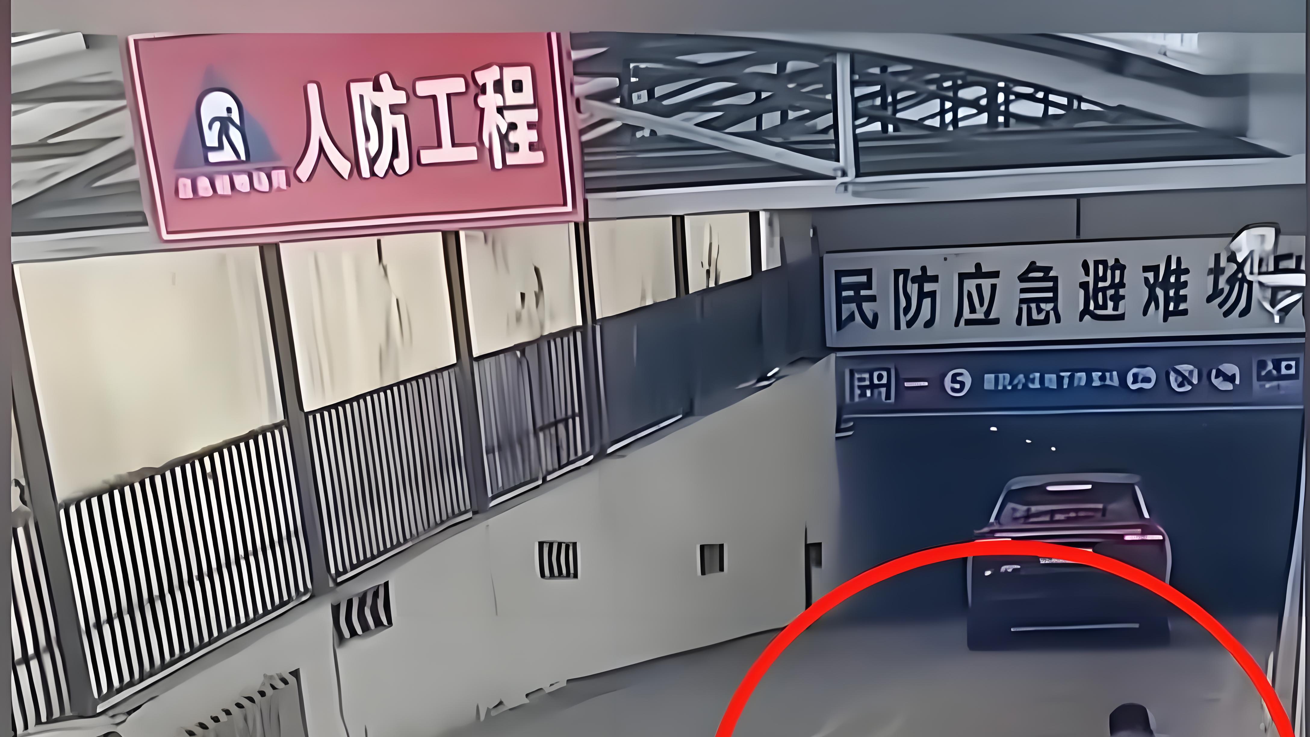 爷爷闲聊间孙子殒命车库：邻居爆料，孩子妈妈要离婚，更多细节曝光