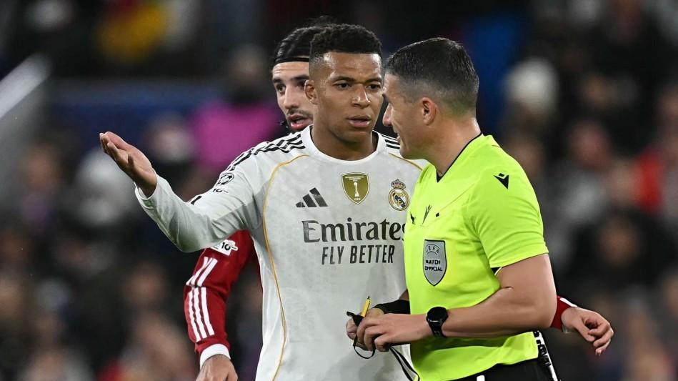 利物浦狂攻！库尔图瓦6次神扑仍难挡，皇马欧冠惨遭零封