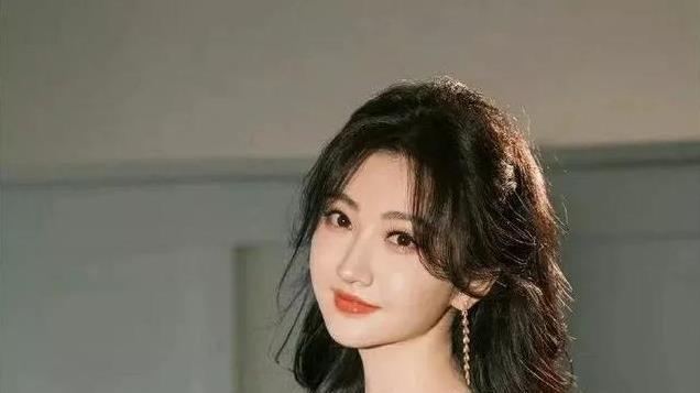 景甜这套黑纱比黑丝还绝！朦胧的性感，难怪网友叫她“大甜甜”！