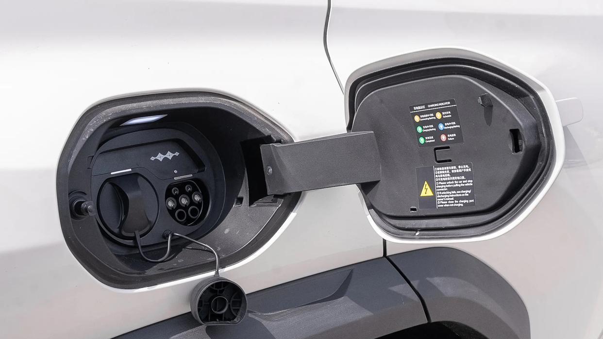 比亚迪又来王牌！13万多的“方盒子”，422马力4.9秒破百，能成？