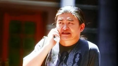 岁月静好，歌声依旧，刘欢岳麓山偶遇，状况引担忧