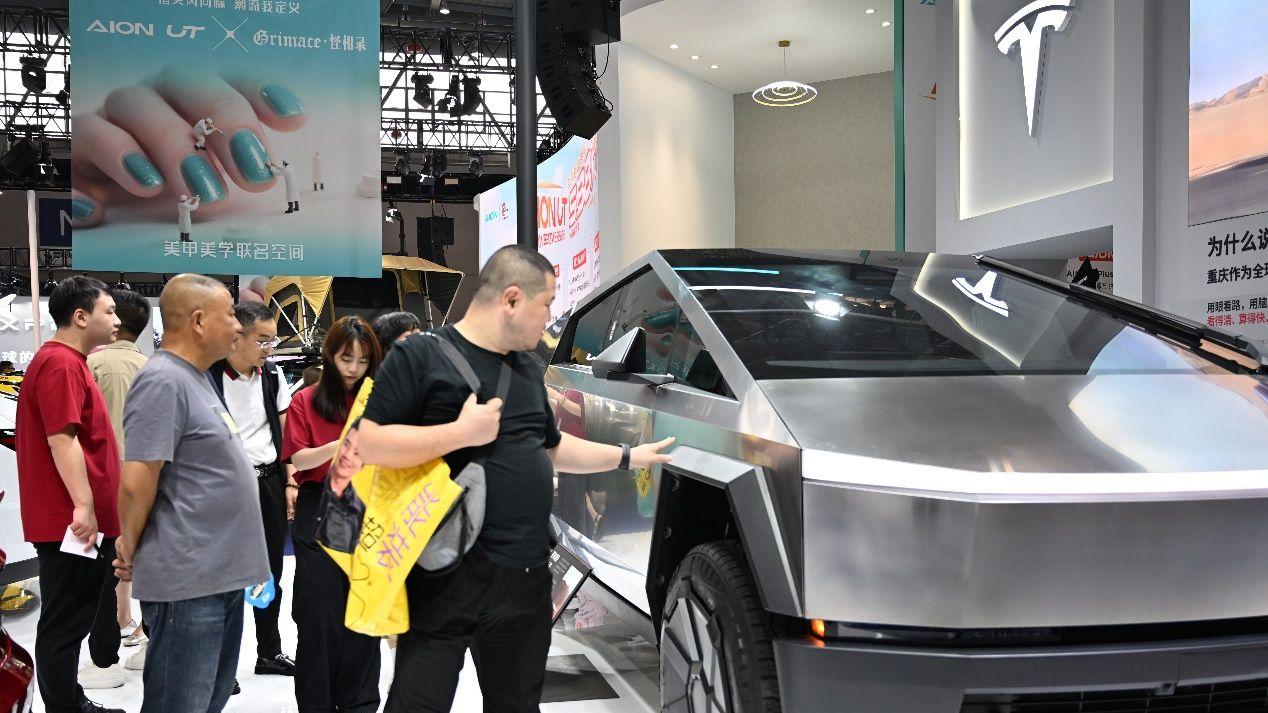 智启未来！特斯拉“花式”亮相2025重庆国际汽车展览会