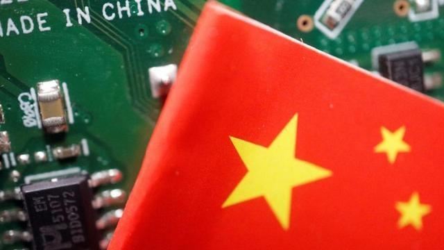 特朗普部分关税豁免后，中方回应很高明，没松口但给他指了条明路