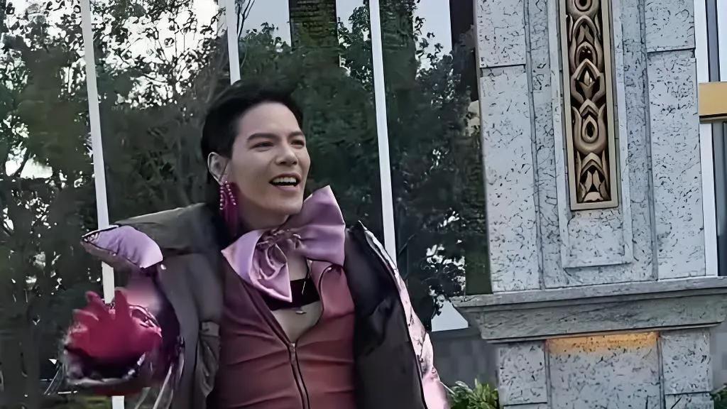 向佐出洋相走出国际