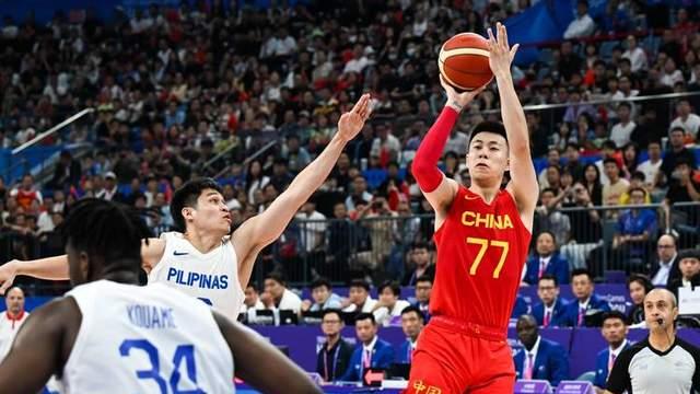 输4分却全程挣扎！男篮2大核心缺席成致命伤 缺持球大核？