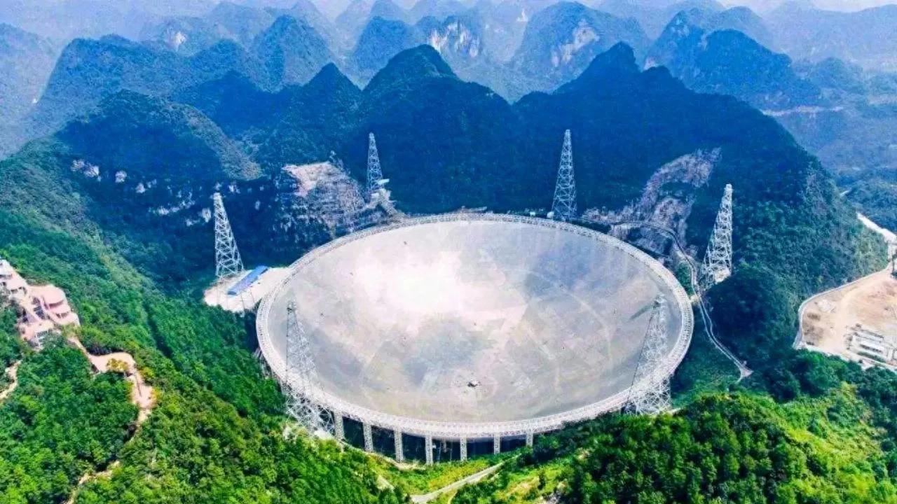 像“碗”一样的中国天眼，遇上大暴雨是如何进行排水的？