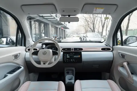 零跑T03实测：停车方便、好开好停，适合城市代步