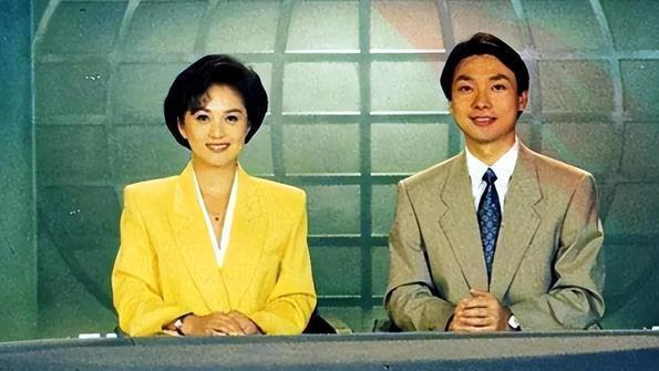 央视主持人海霞，老公是清华教授，女儿颜值比妈还高