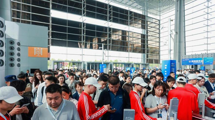 消费提振助商惠民 创造 未来 不止于车 2025第十七届西安五一车展盛大启幕