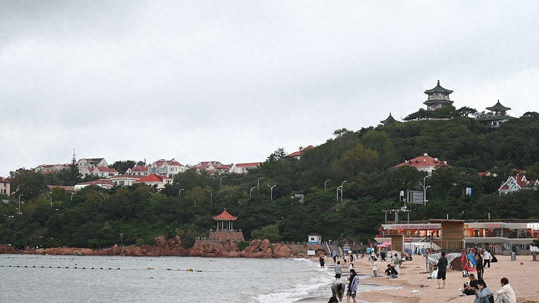 深秋听涛 青岛第一海水浴场邀你赴一场与深秋大海的约会