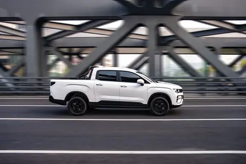 越级挑战，吉利雷达地平线PHEV将实力冲击皮卡年度“动力之星”