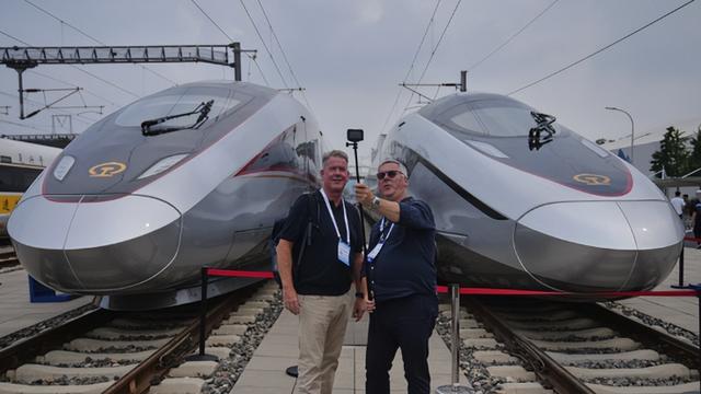 西方“被中国打脸”的原因：不是中国变快了，而是西方变慢了