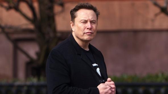 美多地爆发反马斯克游行，与特朗普深度绑定会否害了自己的生意？