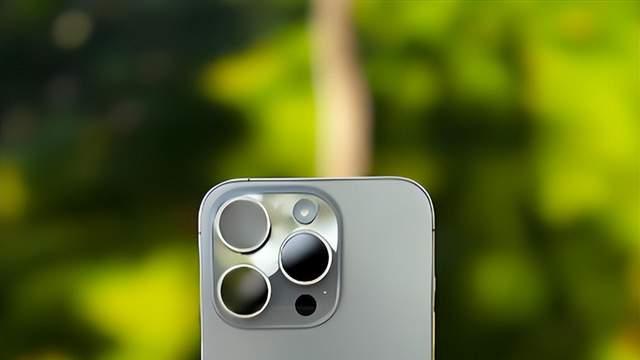 革新与取舍：谁该等待iPhone 18？