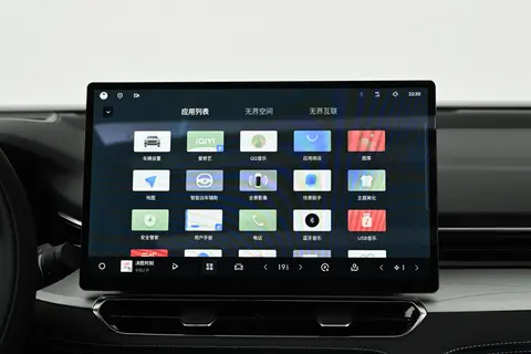 新款吉利星瑞东方曜：限时价9.37万元起，试驾过后圈粉了