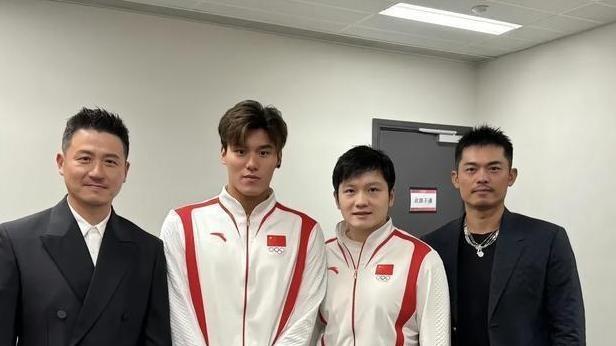 林丹一家西班牙度假，谢杏芳憔悴？藏着多少中国式家庭的辛酸