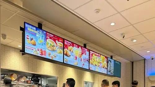 印度的肯德基里都卖啥？喝到一杯雪碧，瞬间刷新三观……