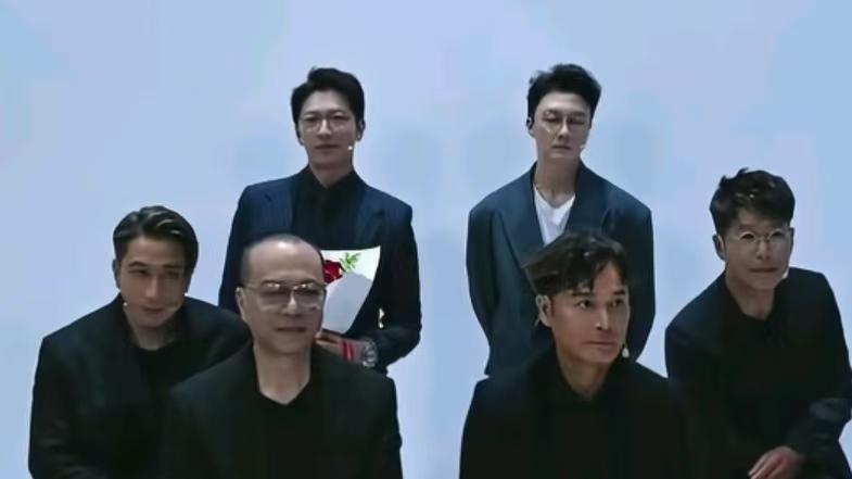 TVB视帝组团跳女团舞！欧阳震华领衔“老年男团”魔性出圈，网友：为了赚钱真的拼了！