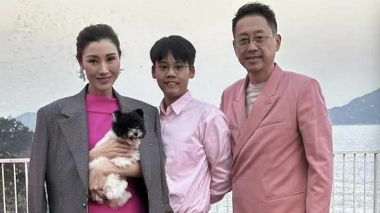 王晶评李嘉欣夫妇生活费，称两人嫌每月200万太少，买个包要80万