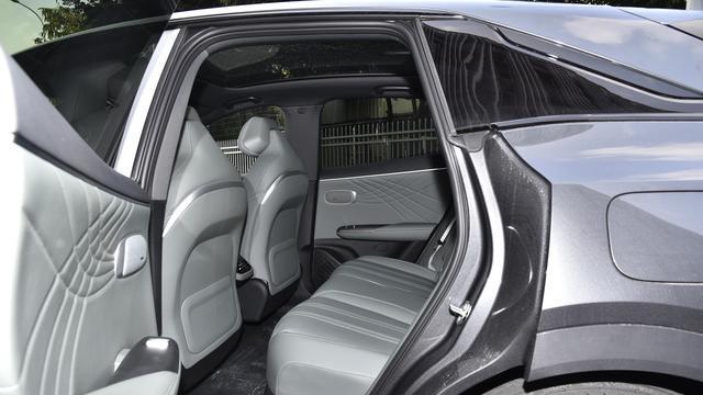 26款零跑C10搭载激光雷达，与深蓝S07比比看，谁值得入手？