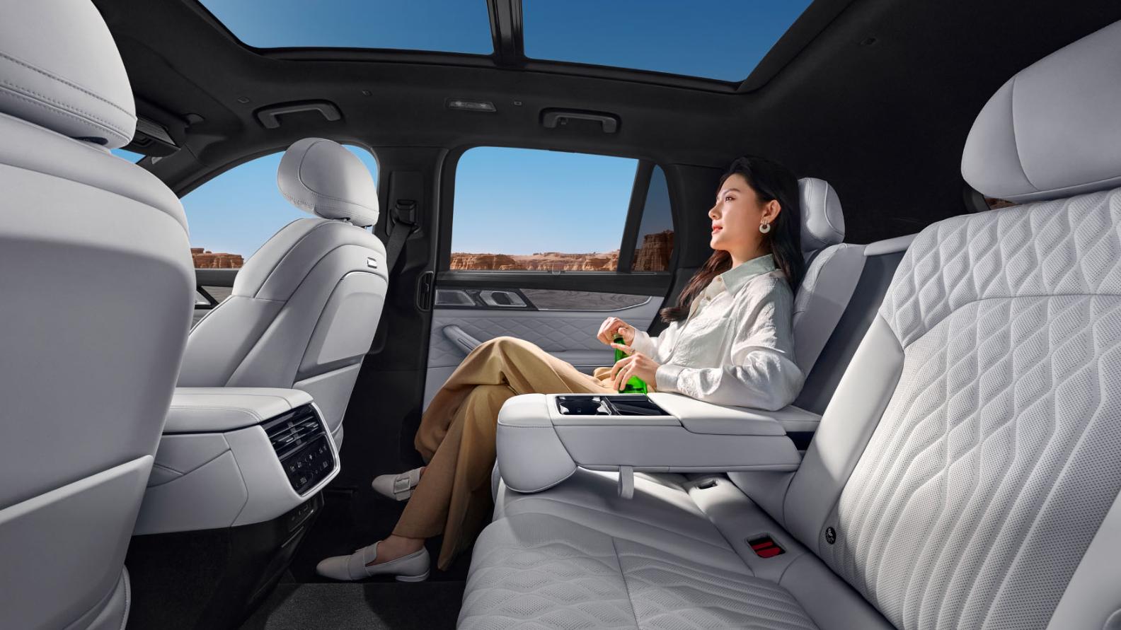 从日常通勤到家庭出游，2026款领克09四驱探索版成为出行好搭档