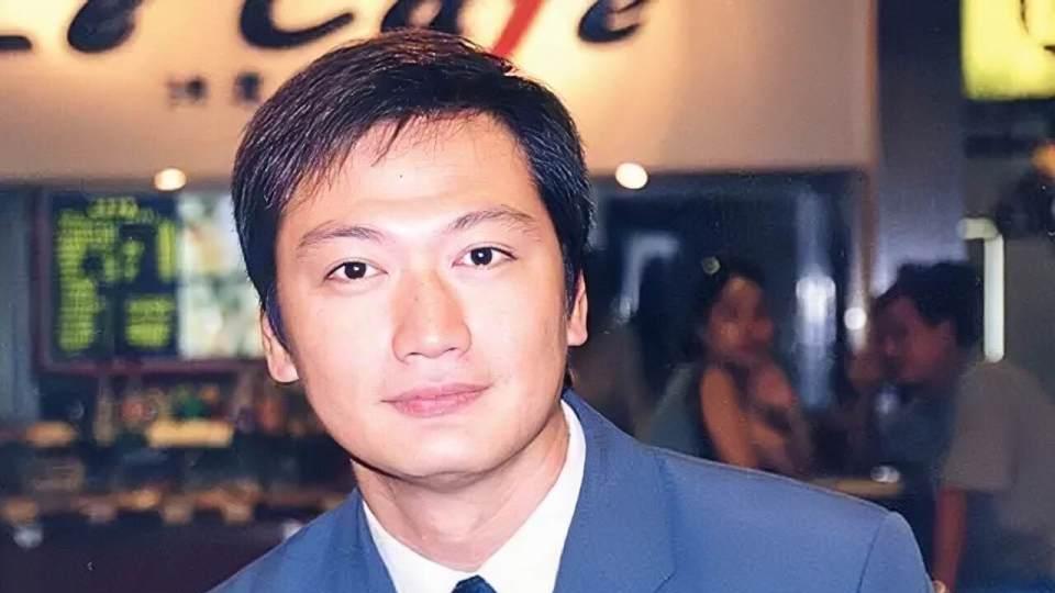 61 岁 TVB 老戏骨低调再婚，新妻身份曝光引热议