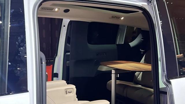 上海车展第一天，我们走了3万步给你挑出了10款必看的车