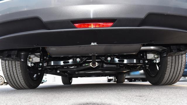 都是国产插混SUV，长安UNI-Z PHEV对比吉利银河星舰7 EM-i，谁更香