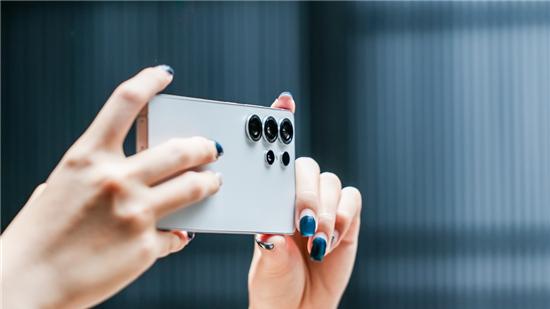 为旅途开启轻松模式 三星Galaxy手机用“AI”安排每一步