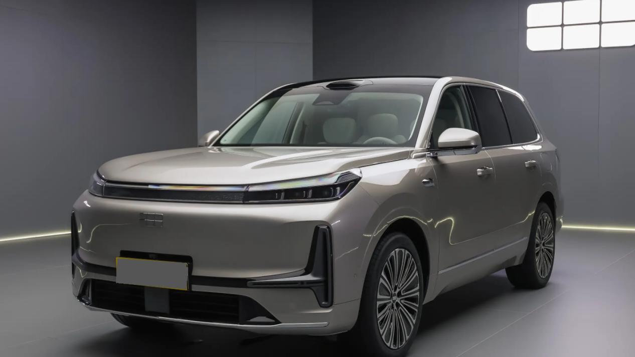 20万以内的大型插混SUV，吉利银河M9开启预售，评论区炸锅了